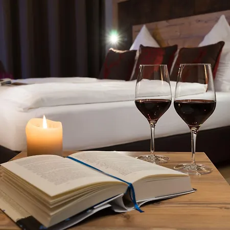 מלון Waldhotel Berghof Thueringer Wald 4*