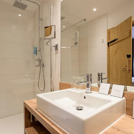 מלון Waldhotel Berghof Thueringer Wald 4*